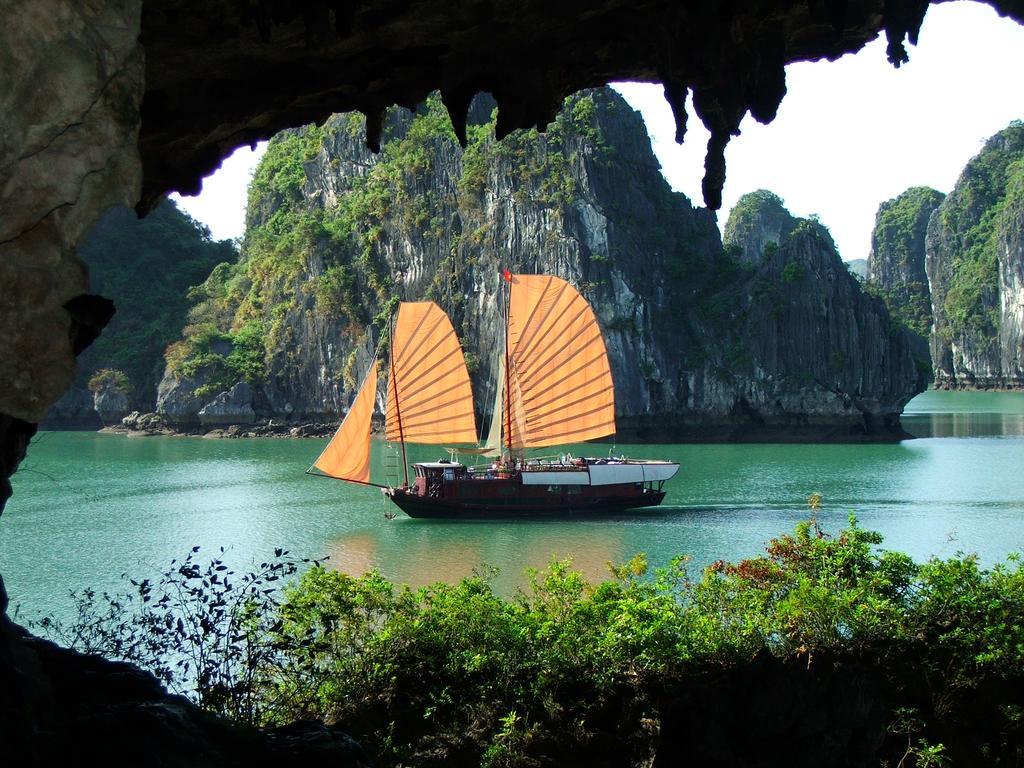La Vela Premium Cruise - Managed By Paradise Cruises Hạ Long Extérieur photo
