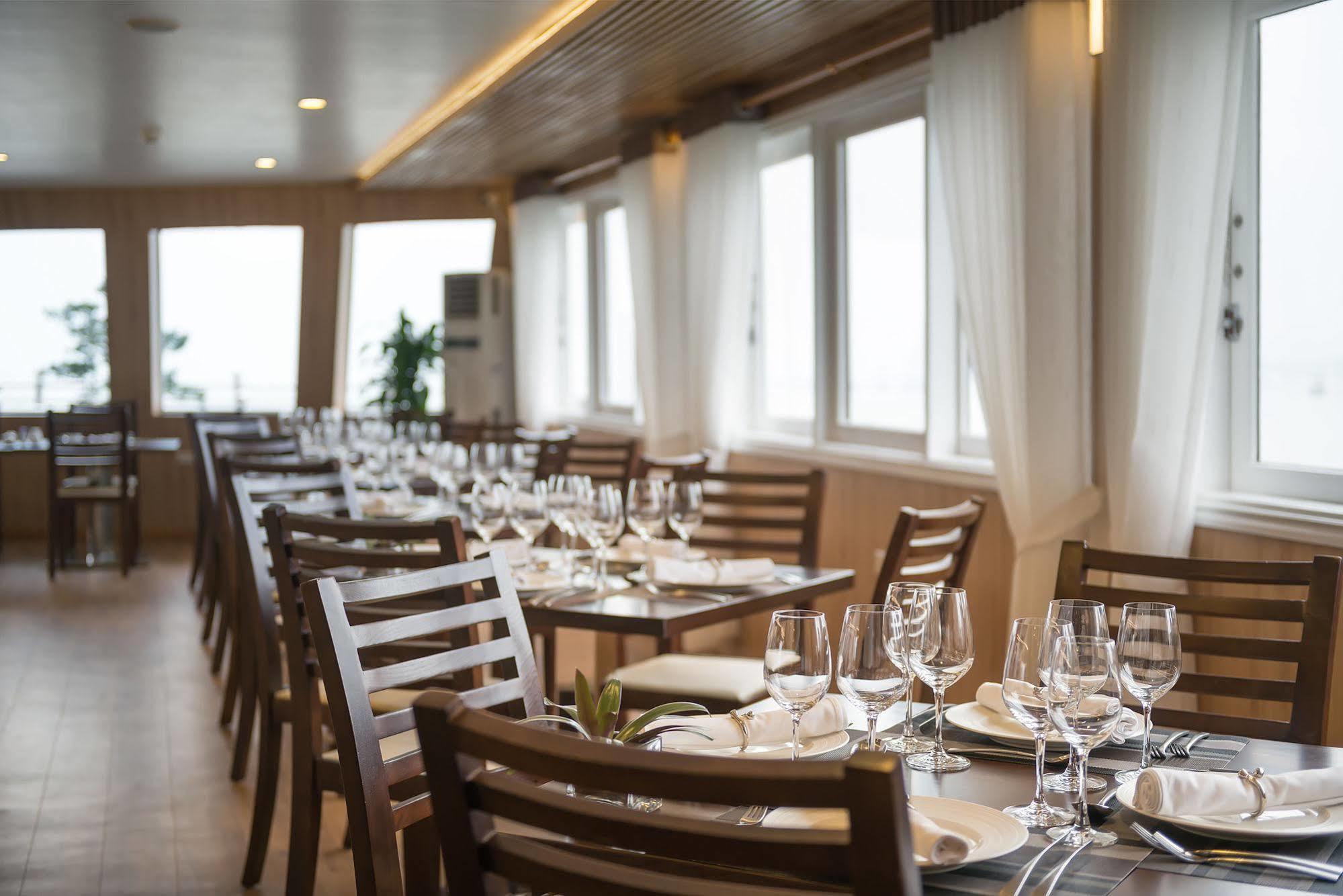 La Vela Premium Cruise - Managed By Paradise Cruises Hạ Long Extérieur photo
