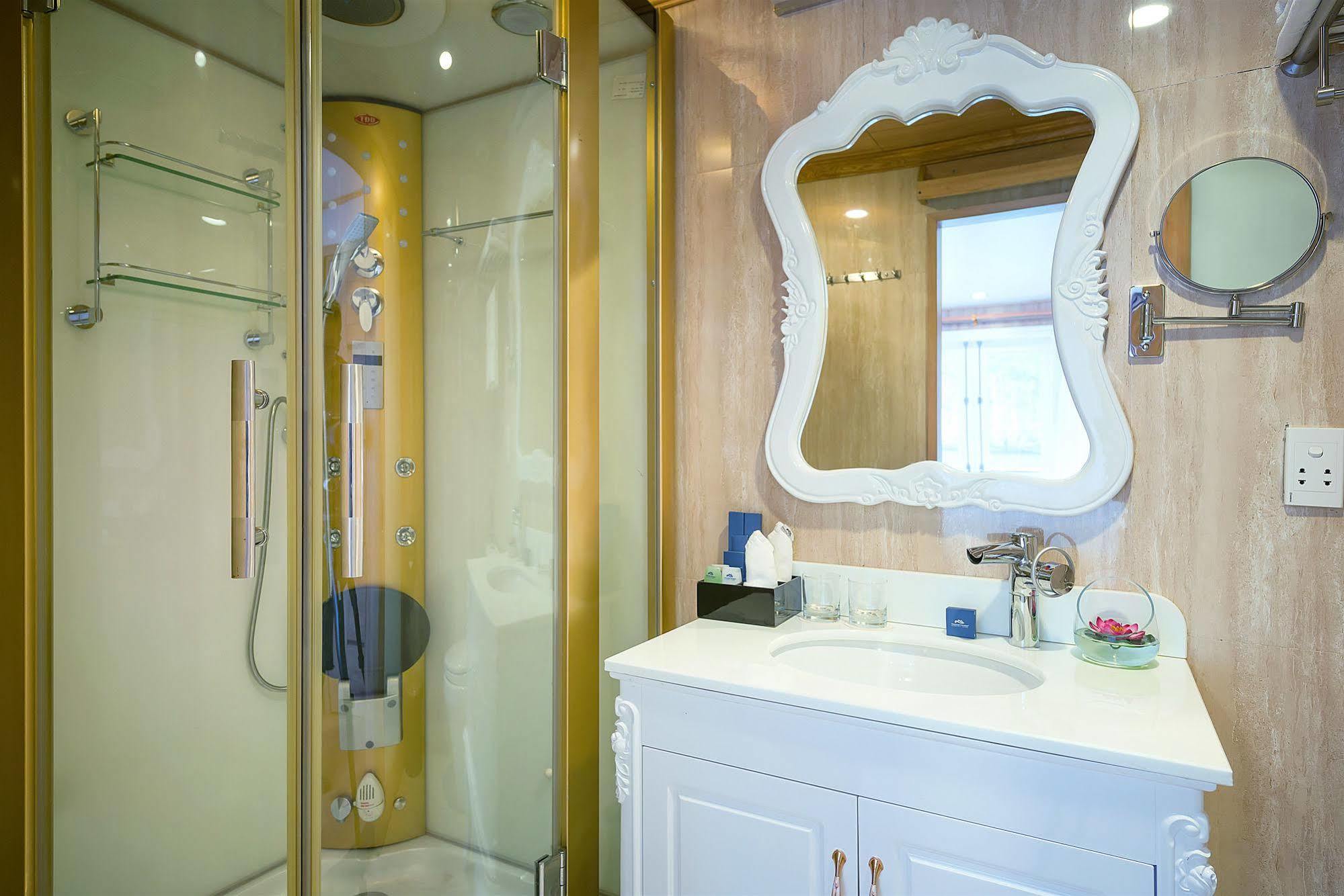 La Vela Premium Cruise - Managed By Paradise Cruises Hạ Long Extérieur photo