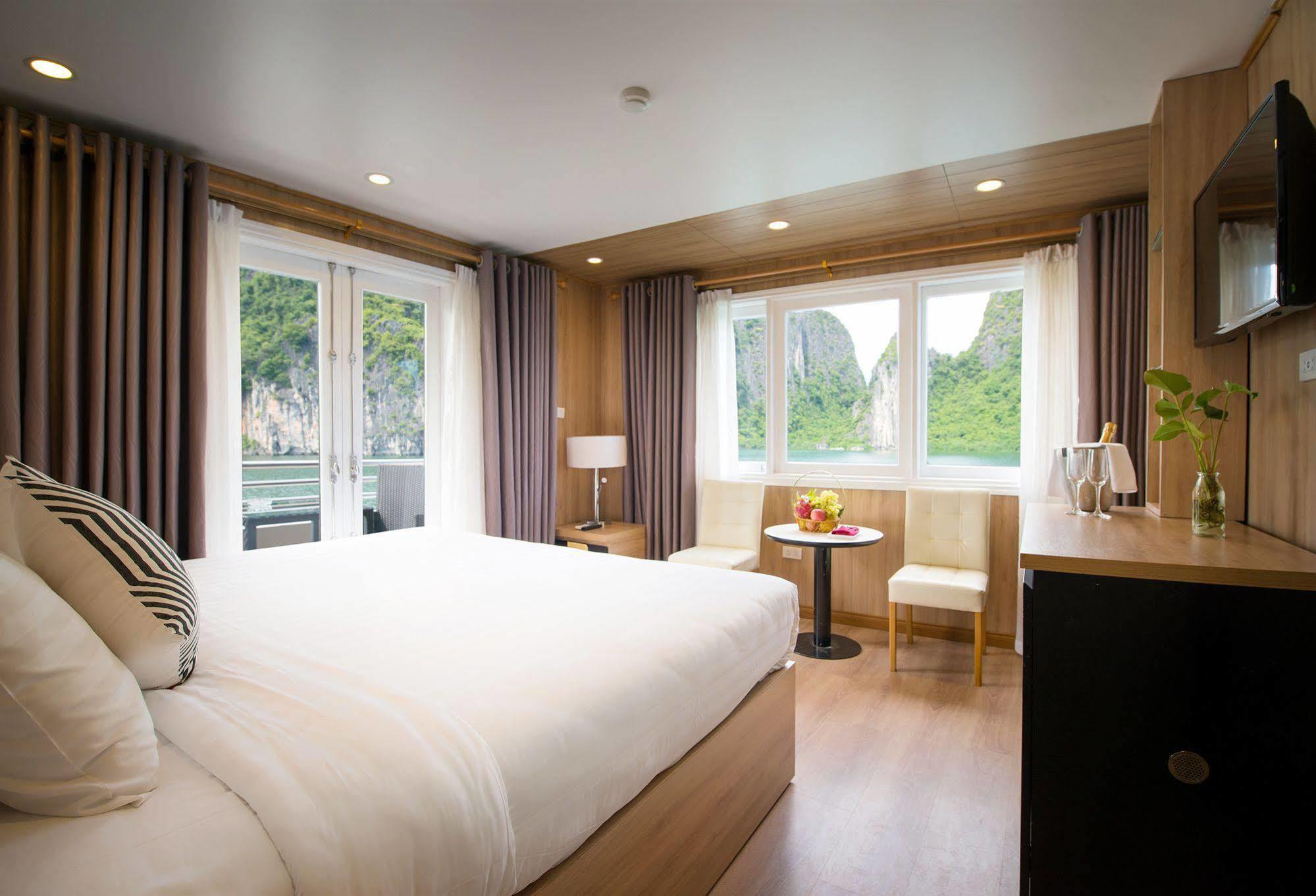 La Vela Premium Cruise - Managed By Paradise Cruises Hạ Long Extérieur photo
