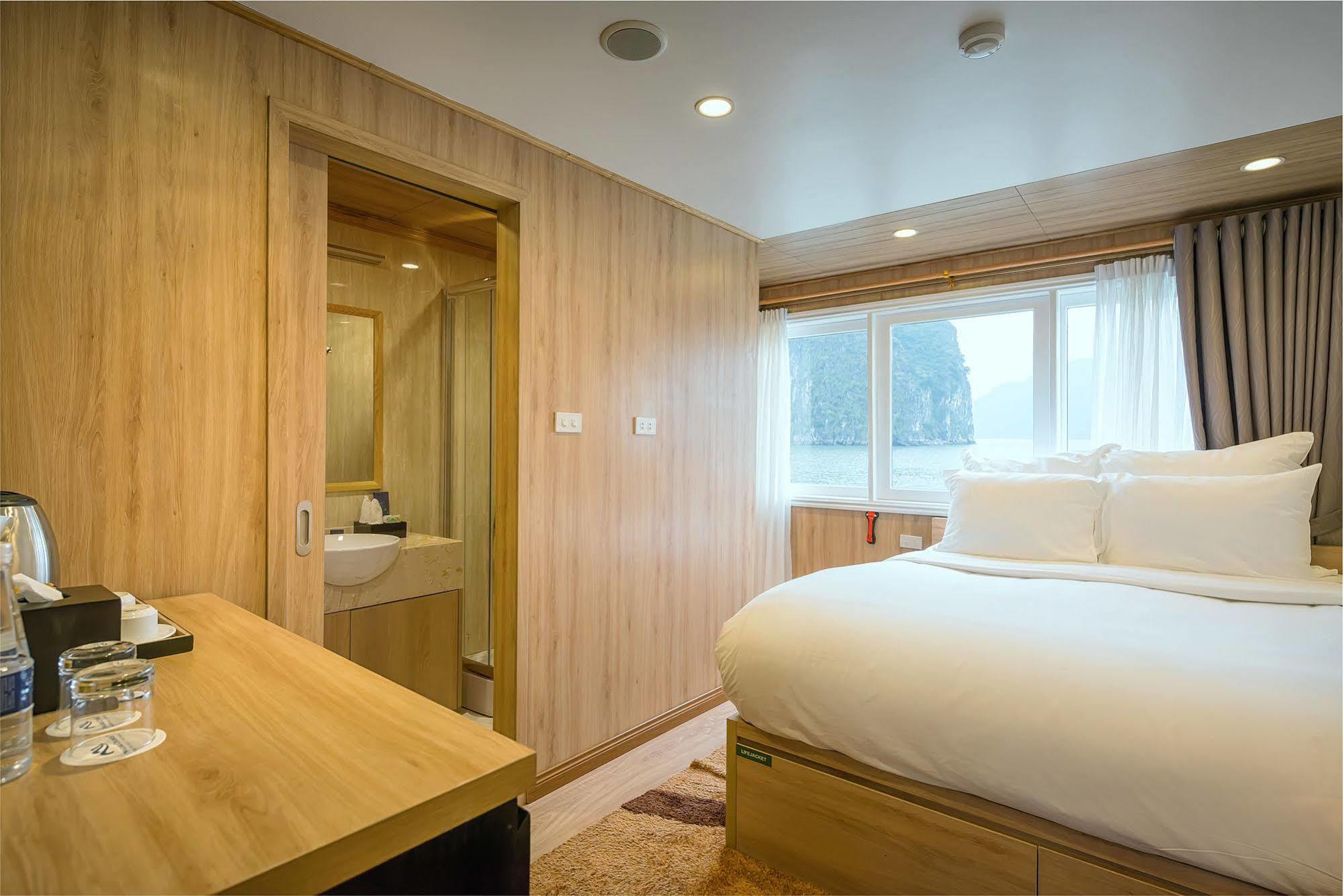 La Vela Premium Cruise - Managed By Paradise Cruises Hạ Long Extérieur photo