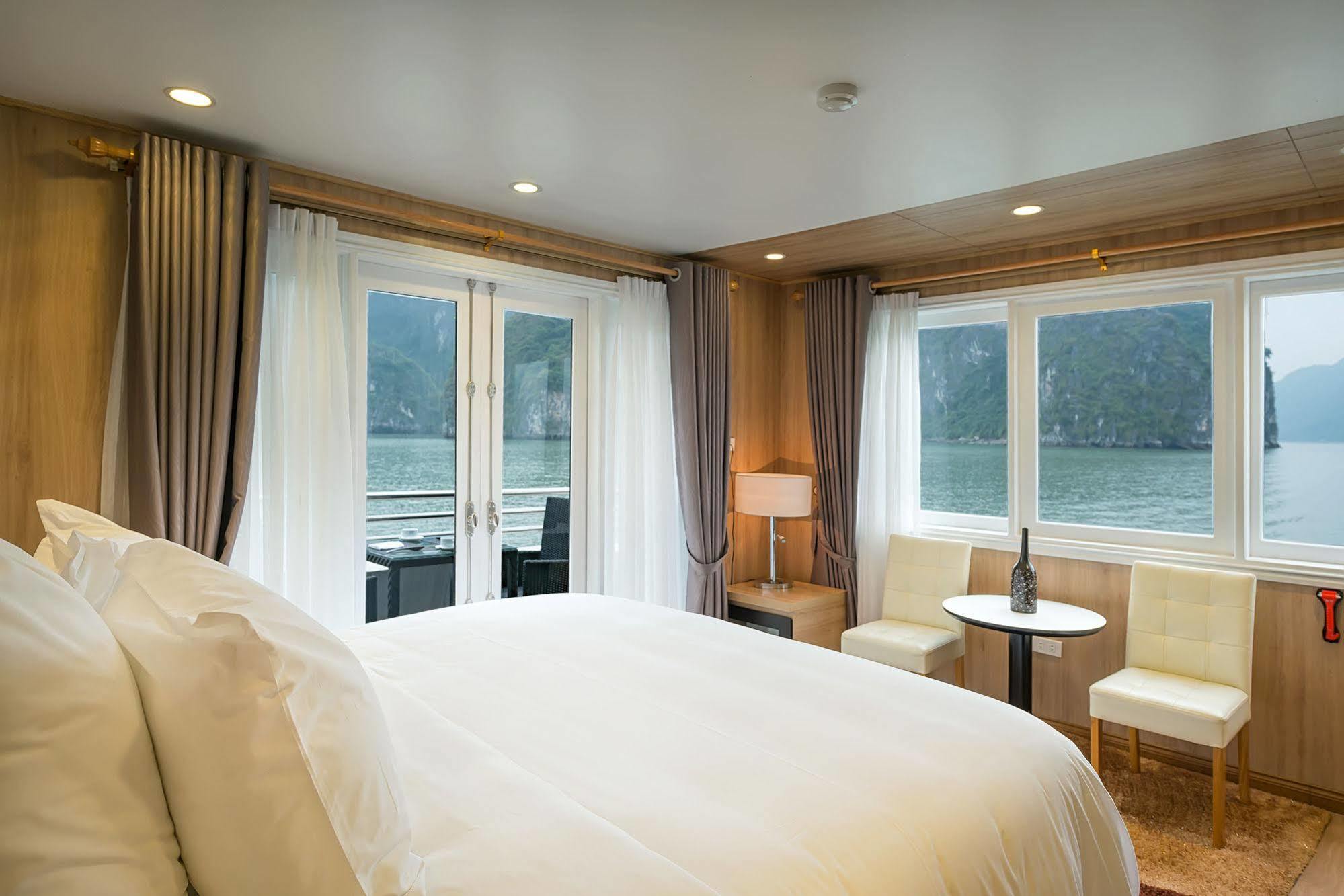 La Vela Premium Cruise - Managed By Paradise Cruises Hạ Long Extérieur photo