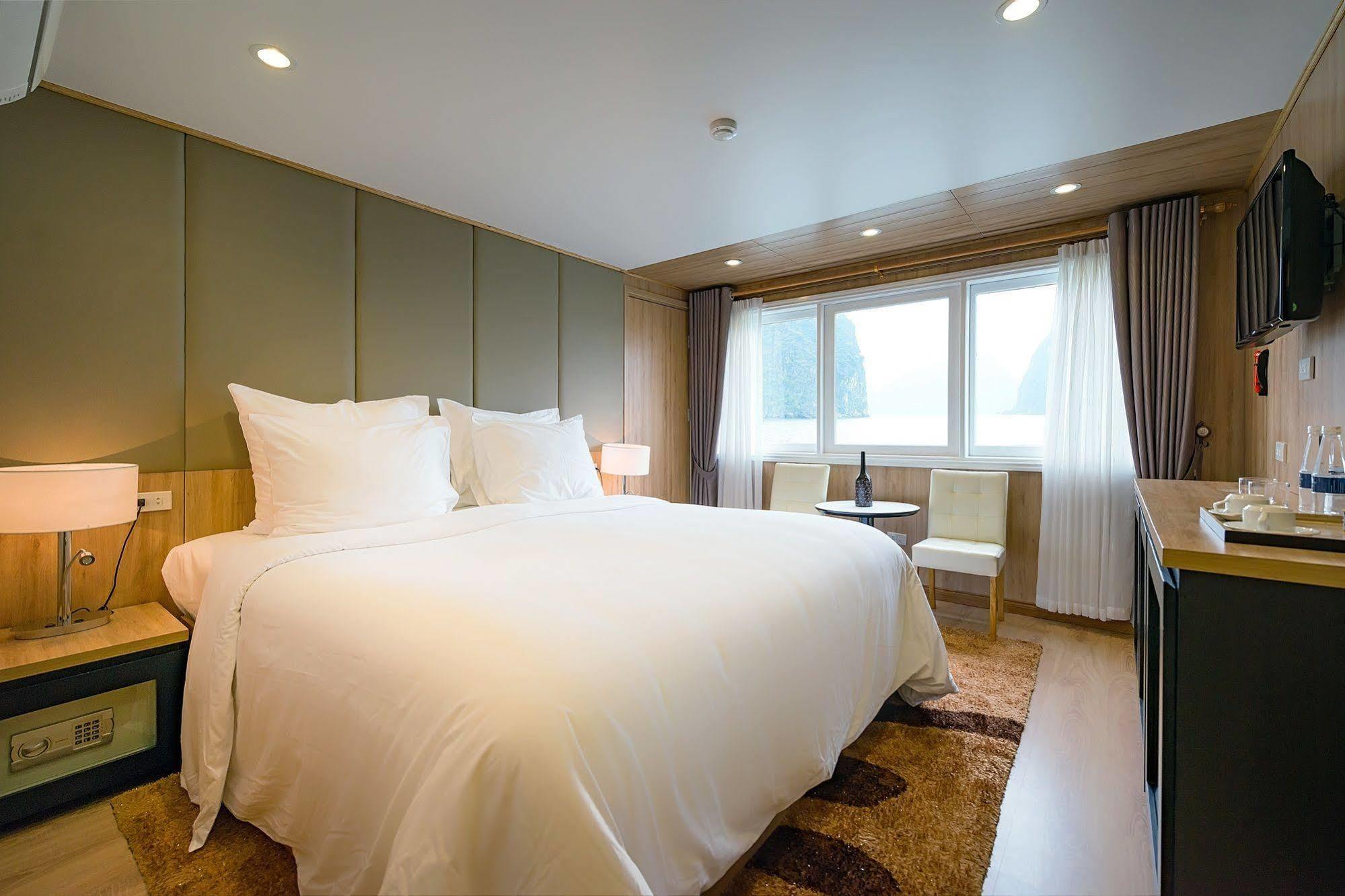 La Vela Premium Cruise - Managed By Paradise Cruises Hạ Long Extérieur photo