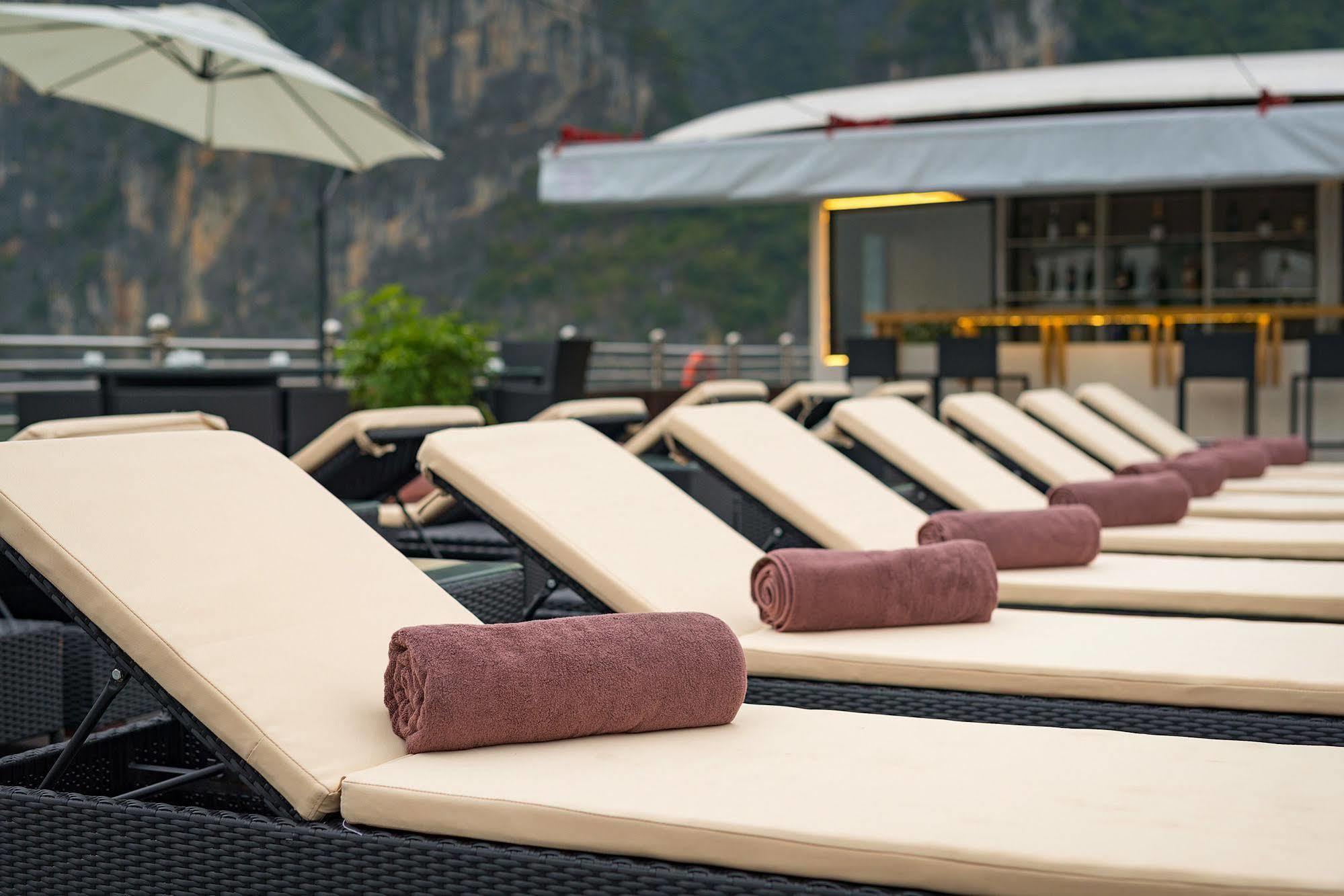 La Vela Premium Cruise - Managed By Paradise Cruises Hạ Long Extérieur photo
